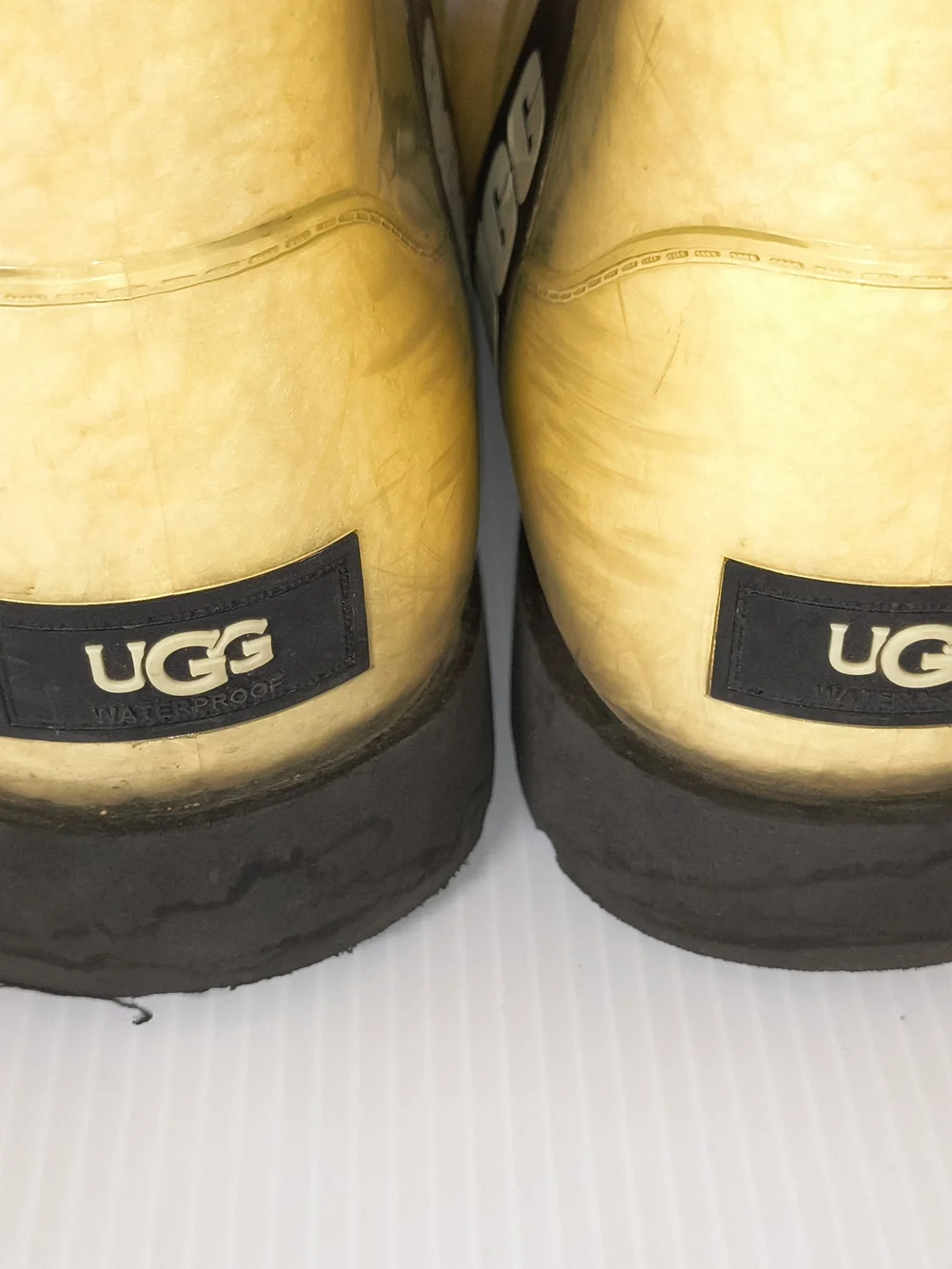 UGG Classic Short Shearling Boots in Natural/Black Size 8